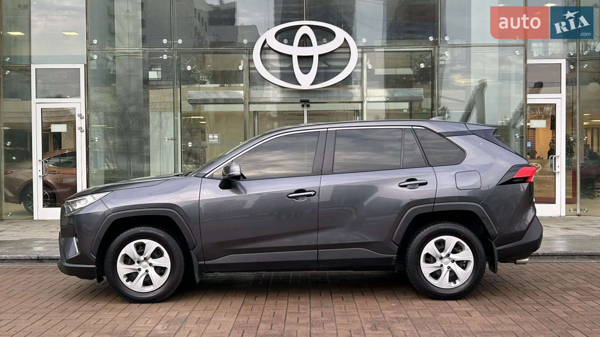 2020 Toyota RAV 4 - мініатюра 3