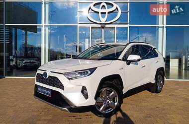 Внедорожник / Кроссовер Toyota RAV4 2019 в Киеве