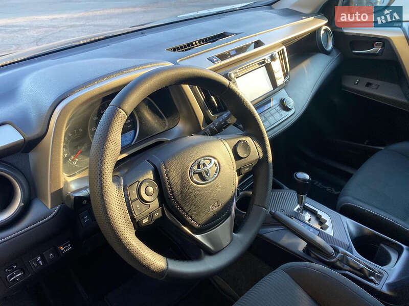 Внедорожник / Кроссовер Toyota RAV4 2014 в Львове