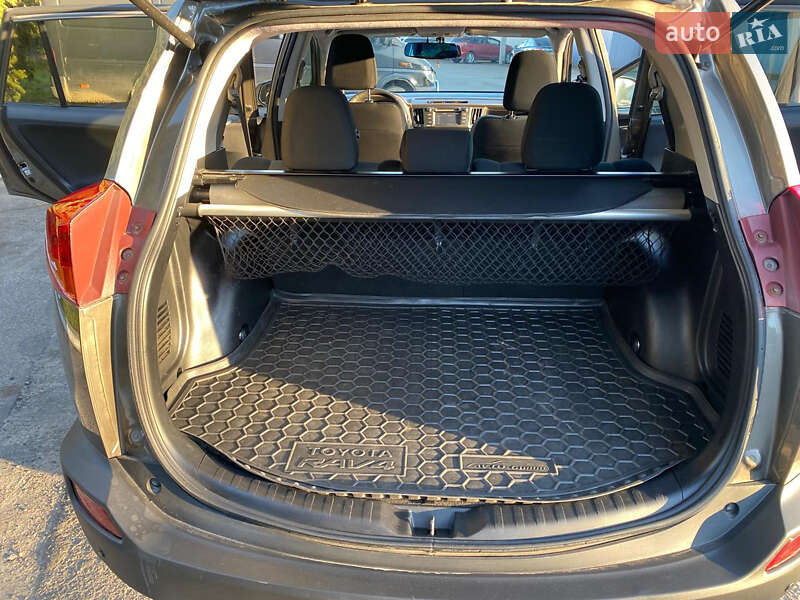Внедорожник / Кроссовер Toyota RAV4 2014 в Львове