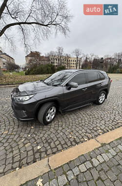 Позашляховик / Кросовер Toyota RAV4 2019 в Ужгороді