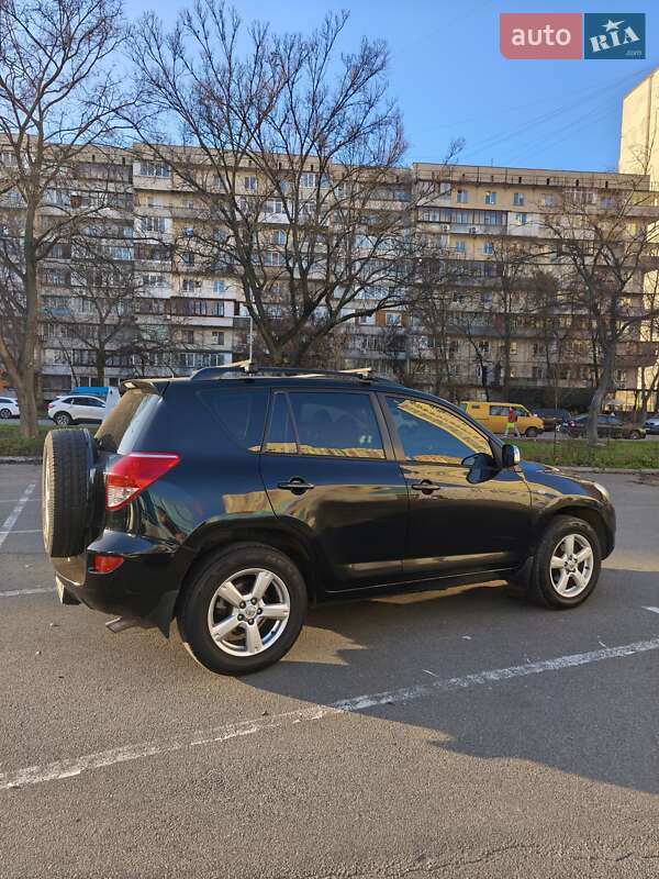 Внедорожник / Кроссовер Toyota RAV4 2006 в Киеве