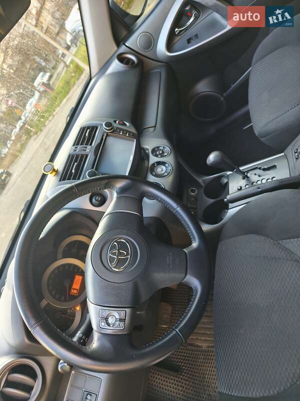 Внедорожник / Кроссовер Toyota RAV4 2006 в Киеве