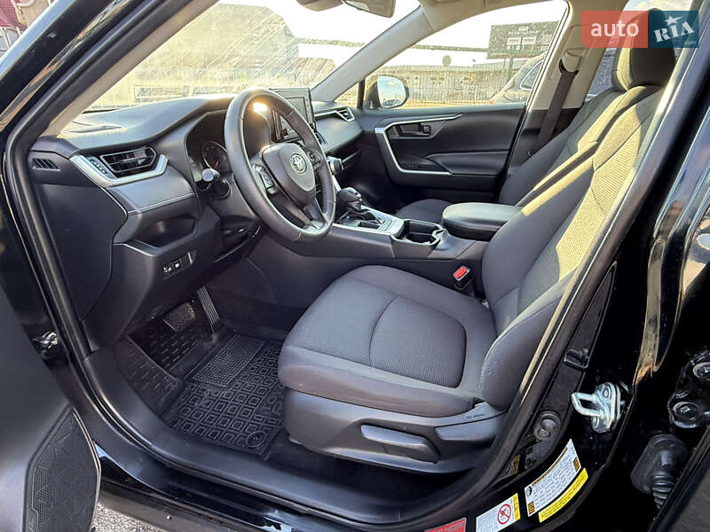 Внедорожник / Кроссовер Toyota RAV4 2018 в Киеве