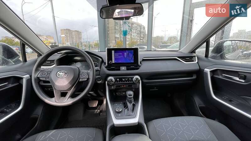Внедорожник / Кроссовер Toyota RAV4 2024 в Киеве