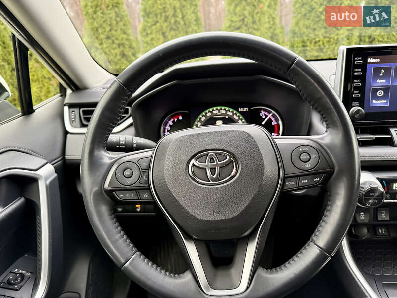 Внедорожник / Кроссовер Toyota RAV4 2019 в Харькове фото 12 Внедорожник / Кроссовер Toyota RAV4 2019 в Харькове