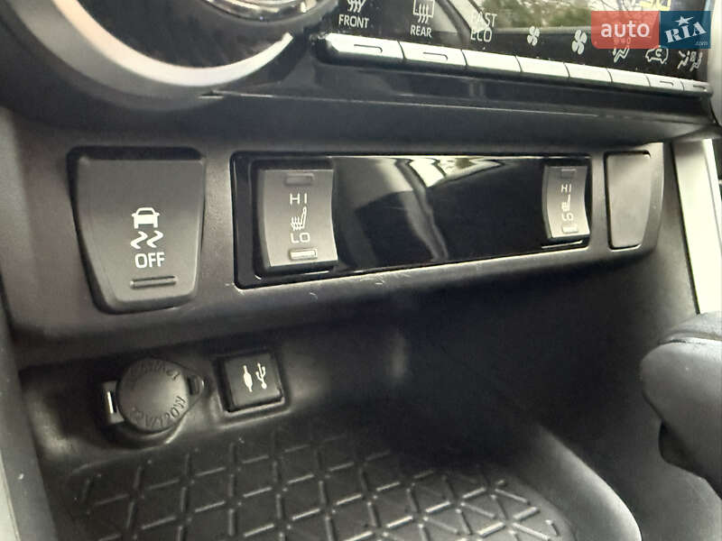 Внедорожник / Кроссовер Toyota RAV4 2019 в Харькове фото 49 Внедорожник / Кроссовер Toyota RAV4 2019 в Харькове
