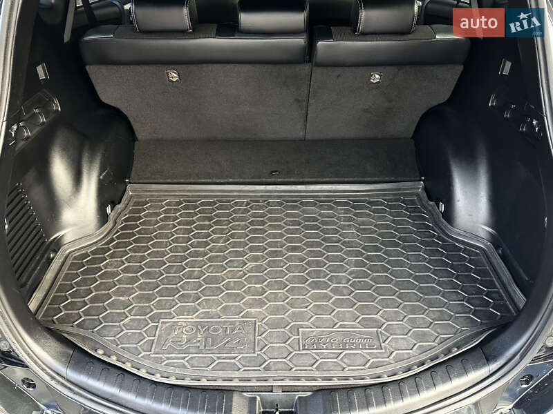 Внедорожник / Кроссовер Toyota RAV4 2018 в Киеве фото 25 Внедорожник / Кроссовер Toyota RAV4 2018 в Киеве