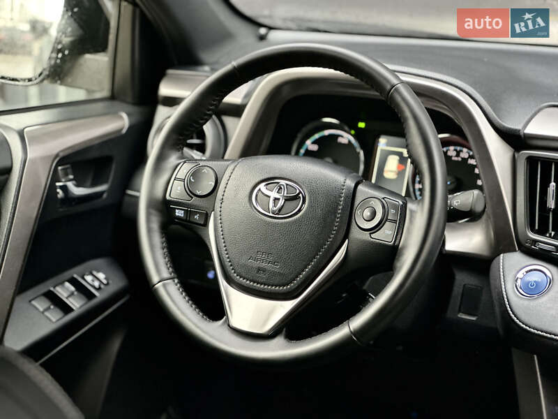 Внедорожник / Кроссовер Toyota RAV4 2018 в Киеве фото 29 Внедорожник / Кроссовер Toyota RAV4 2018 в Киеве