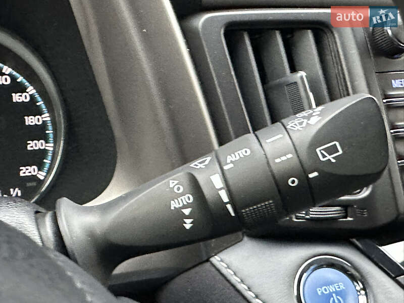 Внедорожник / Кроссовер Toyota RAV4 2018 в Киеве фото 39 Внедорожник / Кроссовер Toyota RAV4 2018 в Киеве