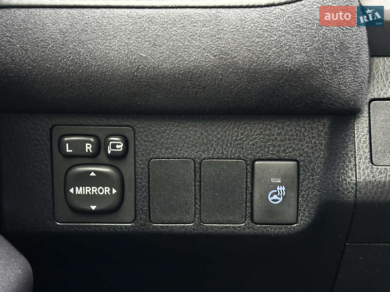 Внедорожник / Кроссовер Toyota RAV4 2018 в Киеве фото 41 Внедорожник / Кроссовер Toyota RAV4 2018 в Киеве