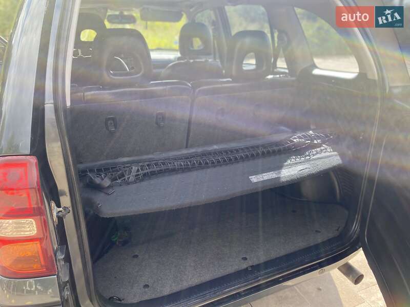 Внедорожник / Кроссовер Toyota RAV4 2005 в Сокирянах