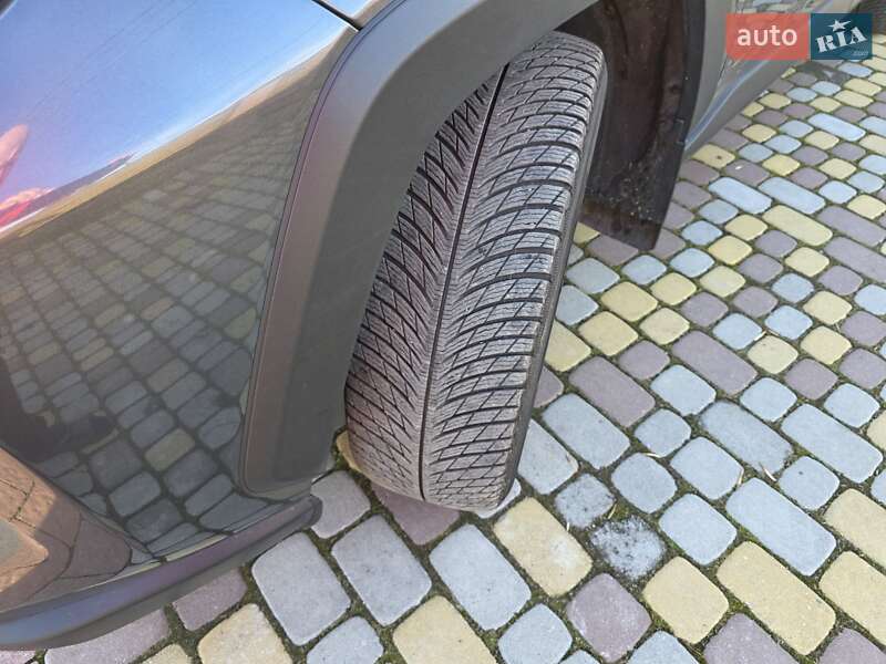 Внедорожник / Кроссовер Toyota RAV4 2023 в Львове