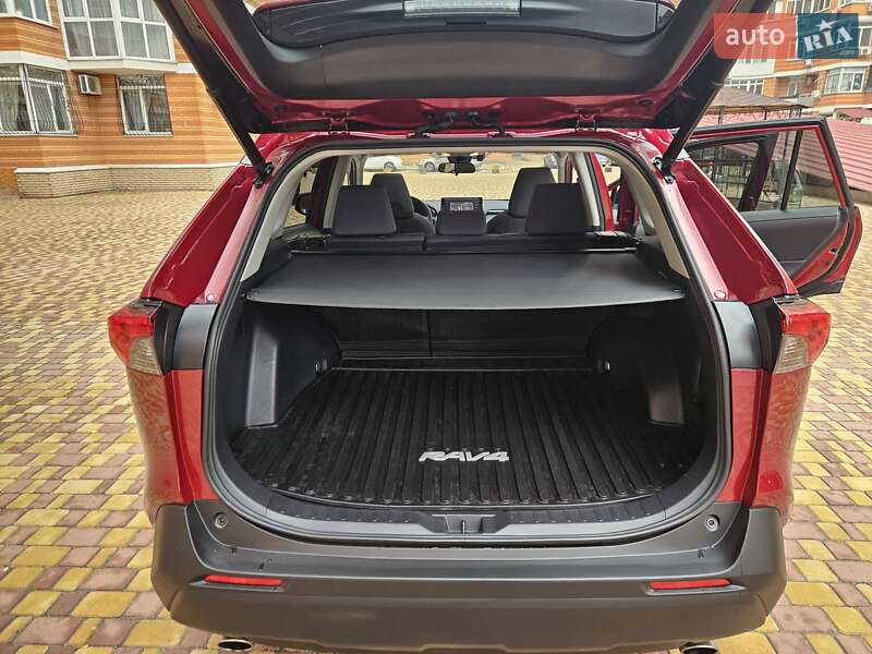 Внедорожник / Кроссовер Toyota RAV4 2021 в Одессе