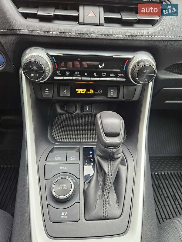 Внедорожник / Кроссовер Toyota RAV4 2021 в Одессе