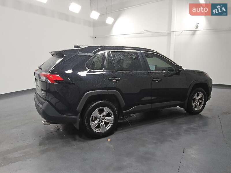 Внедорожник / Кроссовер Toyota RAV4 2024 в Киеве
