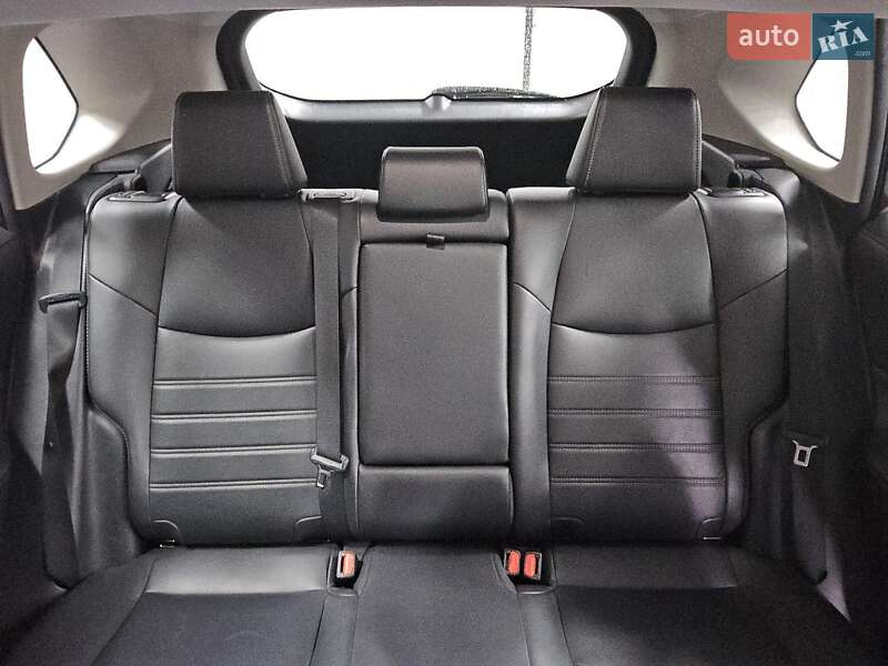 Внедорожник / Кроссовер Toyota RAV4 2024 в Киеве