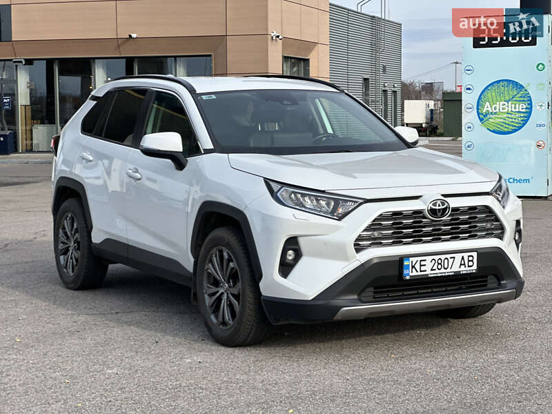 Внедорожник / Кроссовер Toyota RAV4 2023 в Днепре