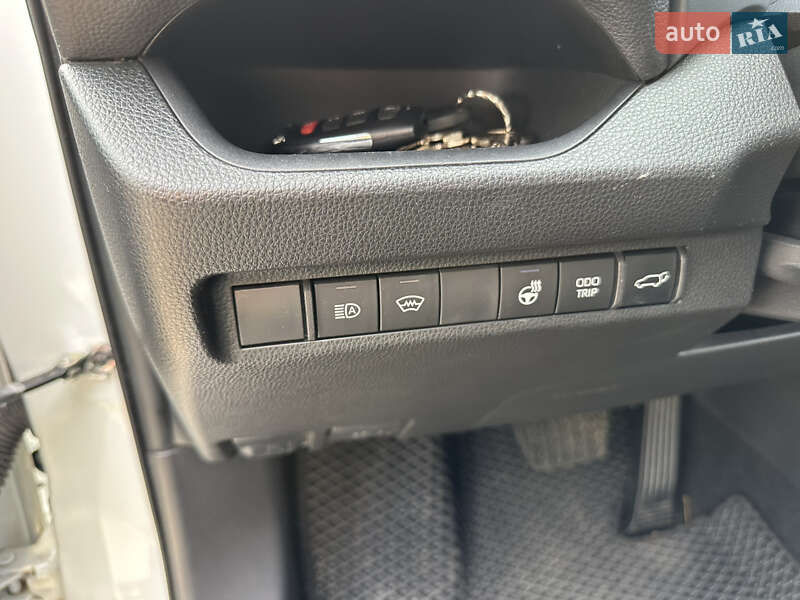 Внедорожник / Кроссовер Toyota RAV4 2023 в Днепре