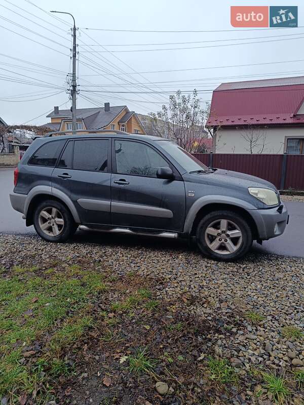 Внедорожник / Кроссовер Toyota RAV4 2004 в Коломые