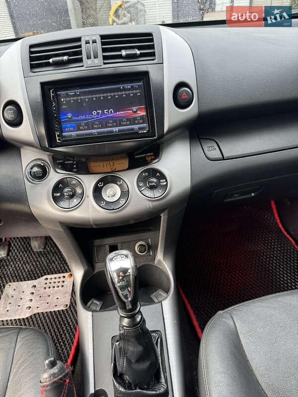 Внедорожник / Кроссовер Toyota RAV4 2006 в Киеве