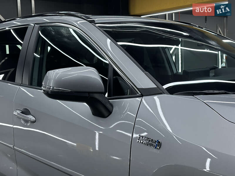 Внедорожник / Кроссовер Toyota RAV4 2022 в Ужгороде