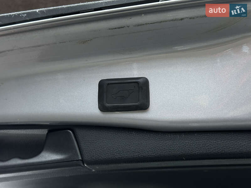 Внедорожник / Кроссовер Toyota RAV4 2022 в Ужгороде