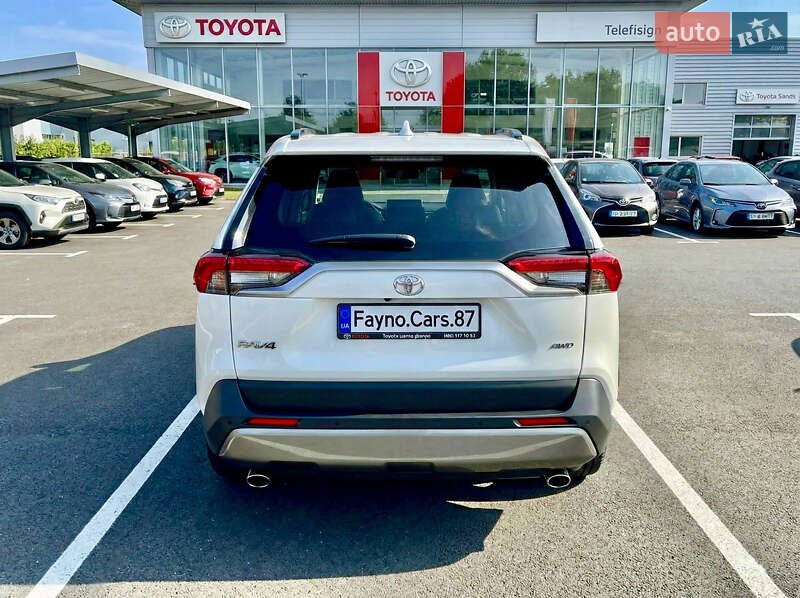 Внедорожник / Кроссовер Toyota RAV4 2019 в Киеве