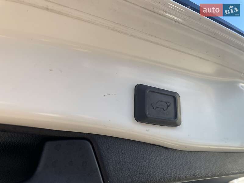 Внедорожник / Кроссовер Toyota RAV4 2021 в Одессе