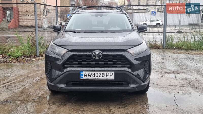 Внедорожник / Кроссовер Toyota RAV4 2018 в Киеве