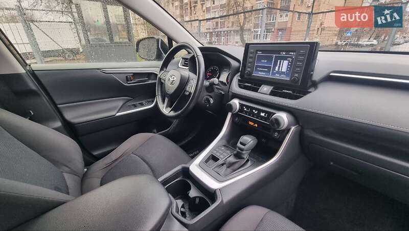 Внедорожник / Кроссовер Toyota RAV4 2018 в Киеве