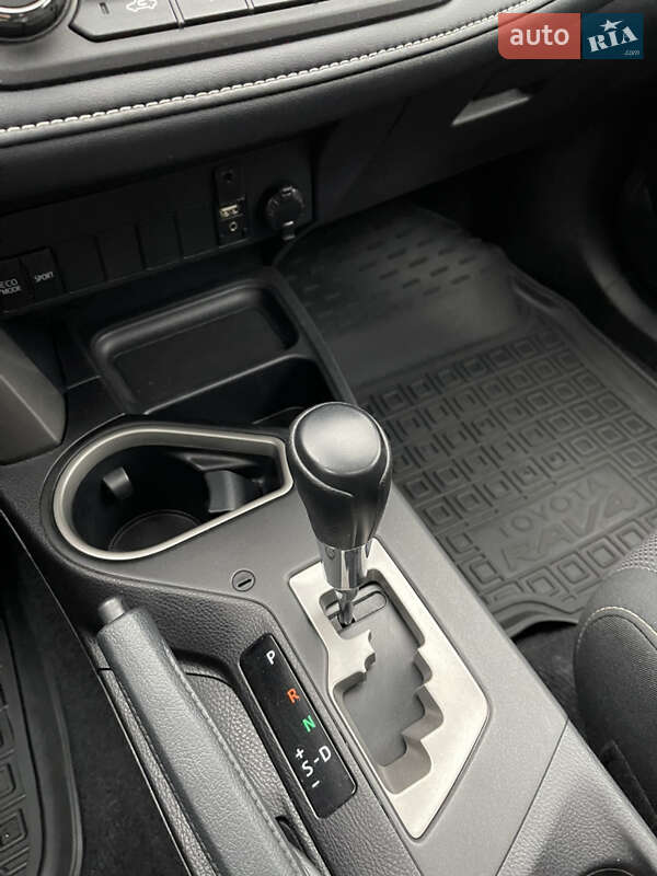 Внедорожник / Кроссовер Toyota RAV4 2018 в Киеве фото 44 Внедорожник / Кроссовер Toyota RAV4 2018 в Киеве