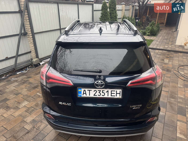 Внедорожник / Кроссовер Toyota RAV4 2017 в Киеве
