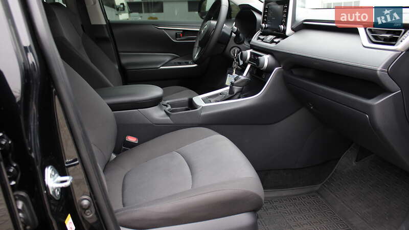 Внедорожник / Кроссовер Toyota RAV4 2019 в Черкассах