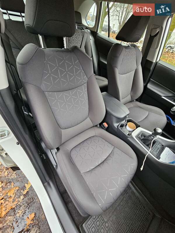 Внедорожник / Кроссовер Toyota RAV4 2021 в Полтаве