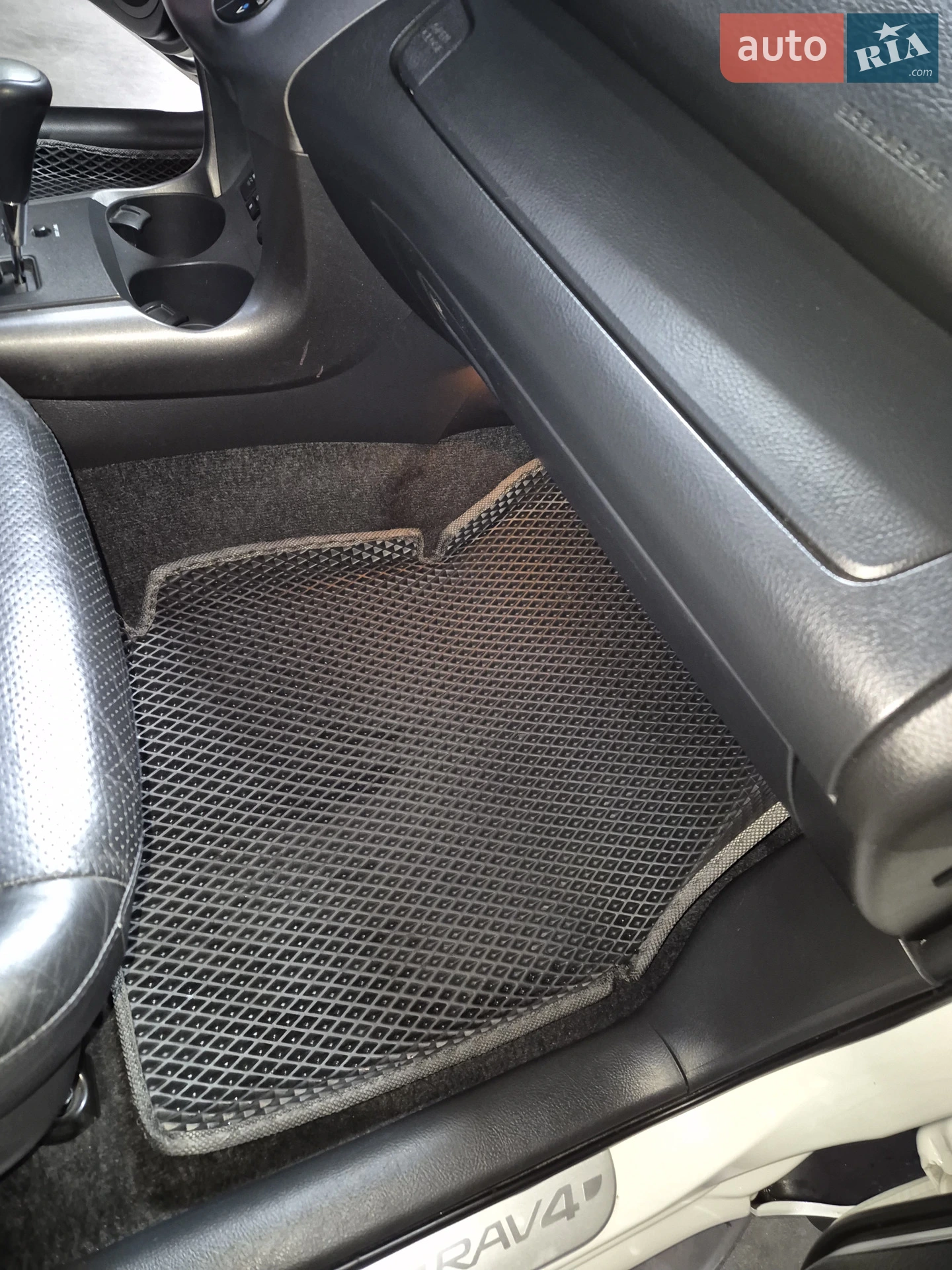 2011 Toyota RAV 4 - мініатюра 17