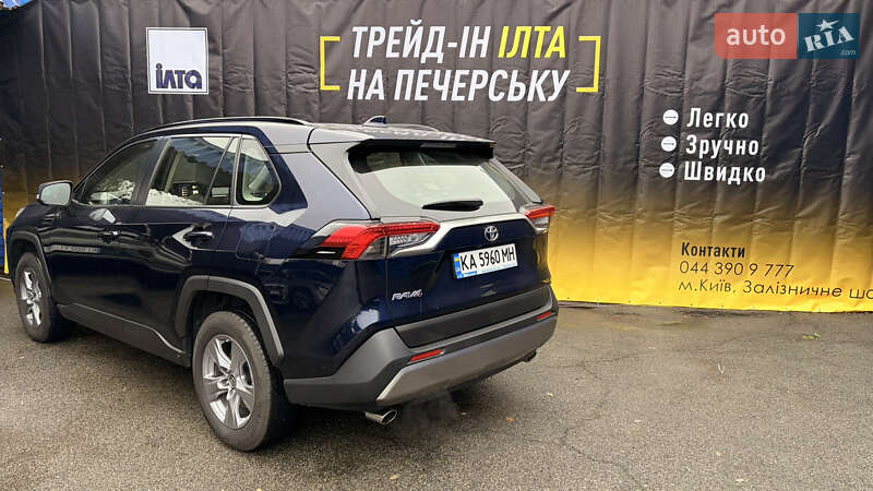 Внедорожник / Кроссовер Toyota RAV4 2023 в Киеве