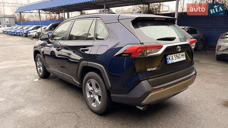 Внедорожник / Кроссовер Toyota RAV4 2023 в Киеве