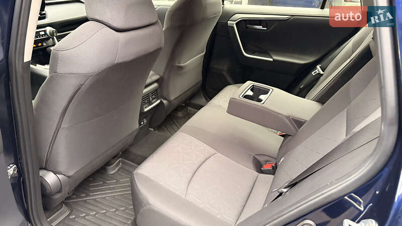 Внедорожник / Кроссовер Toyota RAV4 2023 в Киеве
