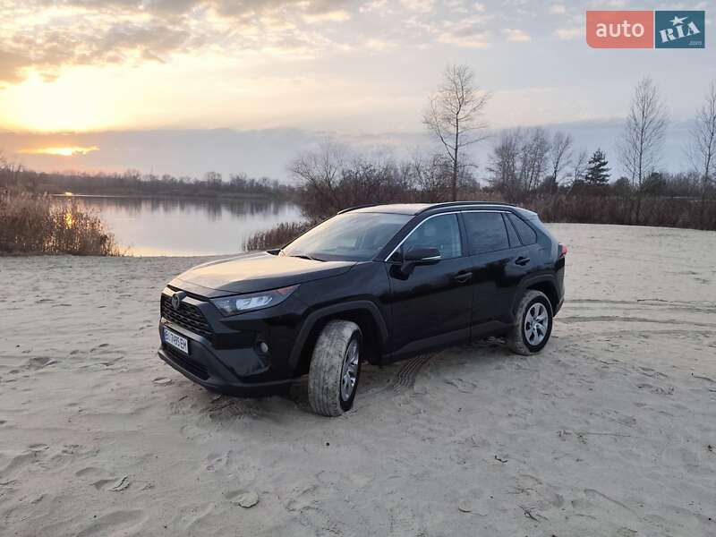 Внедорожник / Кроссовер Toyota RAV4 2019 в Кременчуге