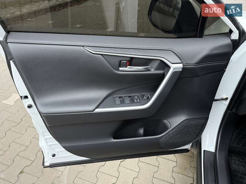 Внедорожник / Кроссовер Toyota RAV4 2023 в Белой Церкви фото 25 Внедорожник / Кроссовер Toyota RAV4 2023 в Белой Церкви