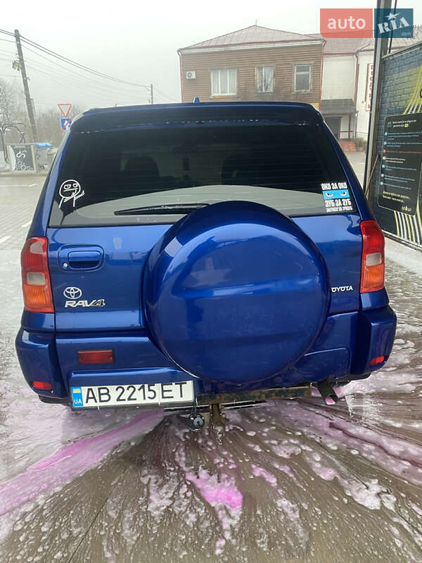 Позашляховик / Кросовер Toyota RAV4 2000 в Ладижині