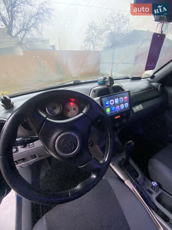 Позашляховик / Кросовер Toyota RAV4 2000 в Ладижині