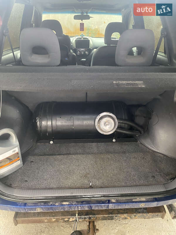 Позашляховик / Кросовер Toyota RAV4 2000 в Ладижині