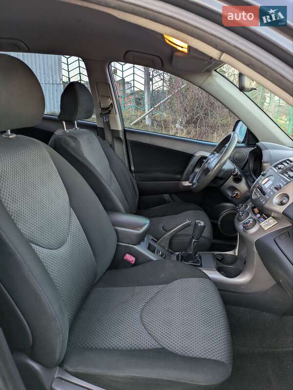 Внедорожник / Кроссовер Toyota RAV4 2006 в Трускавце