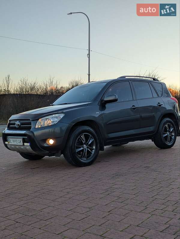Внедорожник / Кроссовер Toyota RAV4 2006 в Трускавце