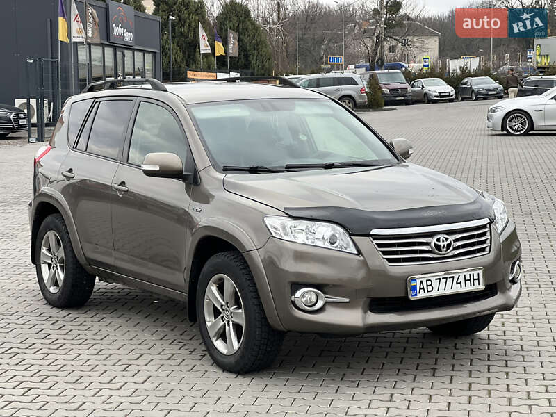 Позашляховик / Кросовер Toyota RAV4 2010 в Вінниці