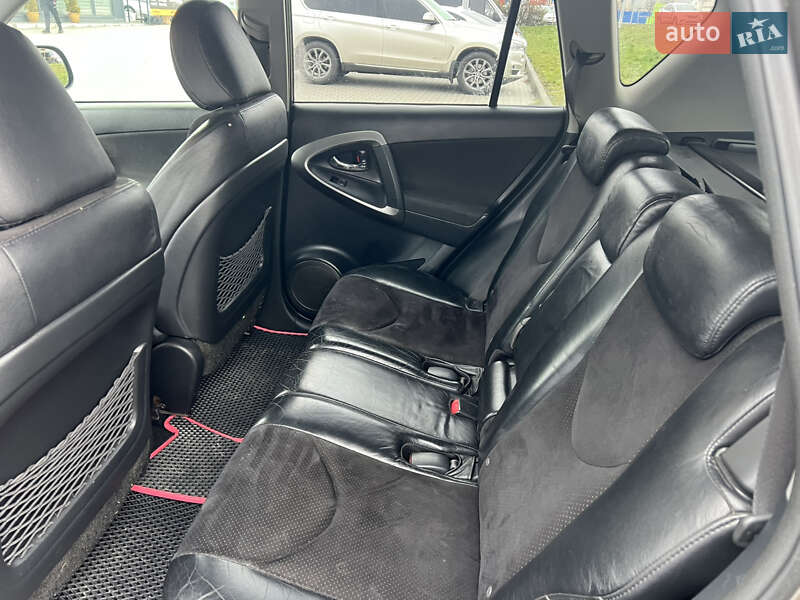 Позашляховик / Кросовер Toyota RAV4 2010 в Вінниці