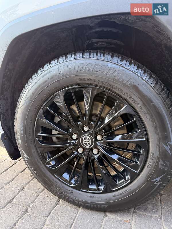 Внедорожник / Кроссовер Toyota RAV4 2019 в Львове