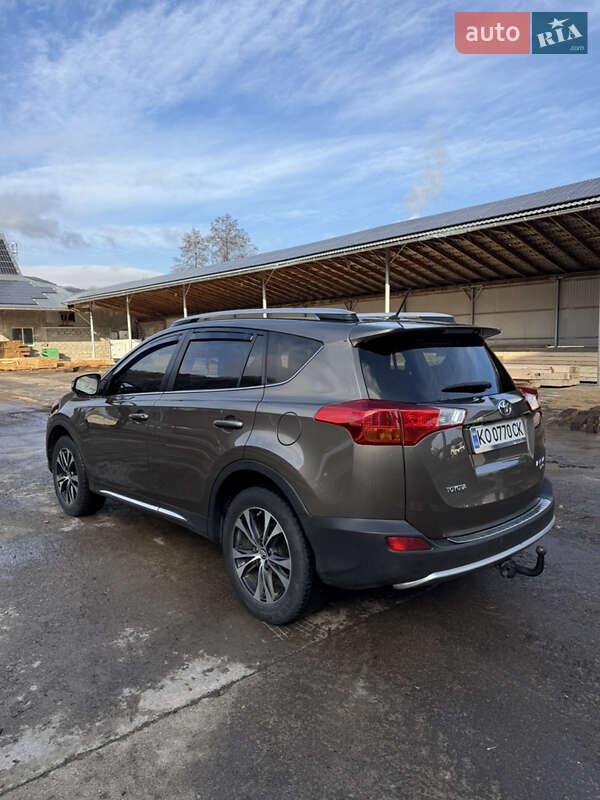 Внедорожник / Кроссовер Toyota RAV4 2015 в Тячеве